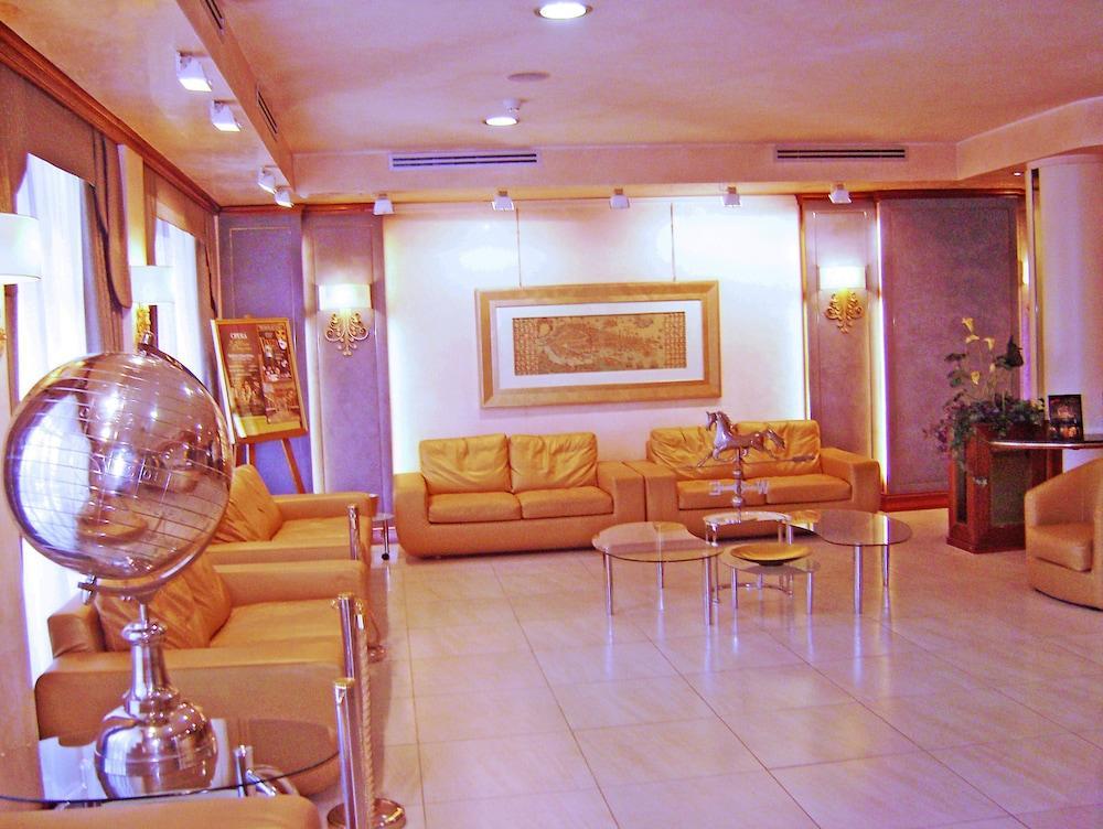 Mondial Hotel